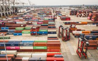 Powering the port of the Future - Hybrid Technology for Straddle Carriers