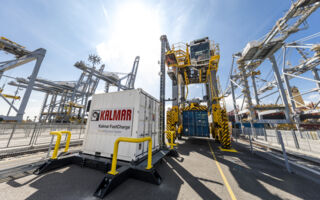 Kalmar electric shuttle carrier powers up at DP World London Gateway