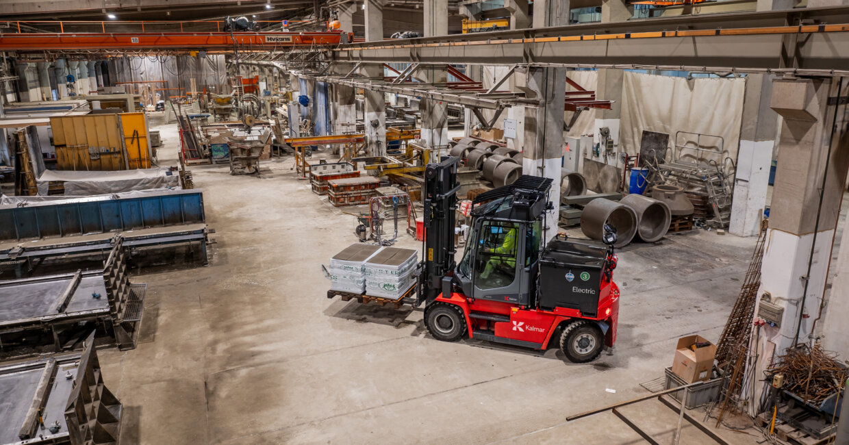 Light Electric Forklifts working like a dream for concrete product supplier S:t Eriks